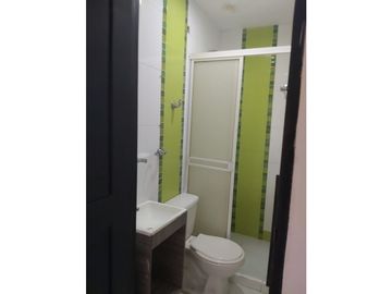 VENTA DE CASA DE DOS PISOS EN LA CASTELLANA DE MONTERA