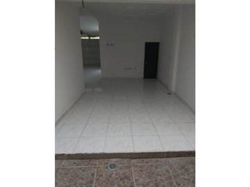 VENTA DE CASA DE DOS PISOS EN LA CASTELLANA DE MONTERA