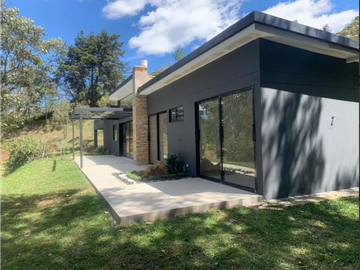 Se vende Casa Campestre, en Sajonia, Rionegro.