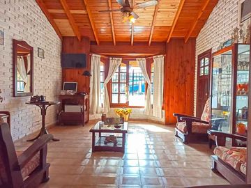 Casa con Departamento en venta en Villa Club