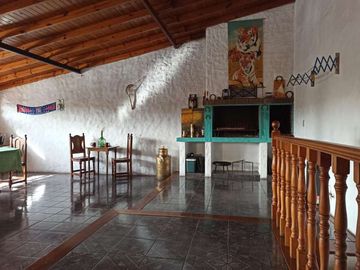 Casa con Departamento en venta en Villa Club