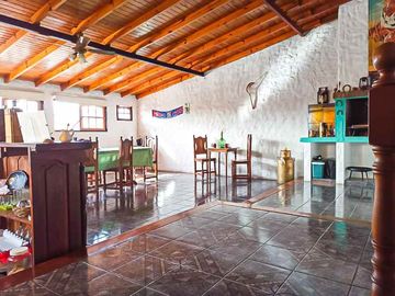 Casa con Departamento en venta en Villa Club