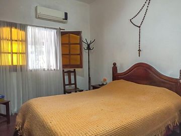 Casa con Departamento en venta en Villa Club