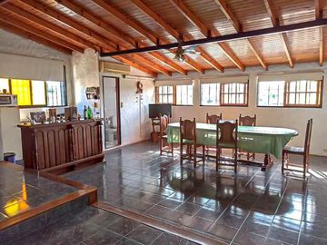 Casa con Departamento en venta en Villa Club
