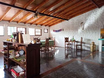 Casa con Departamento en venta en Villa Club