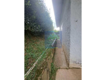 venta de casa campestre de 713 M2 en 380 mill en La Mesa Cund.