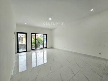 Rumah Baru Full Renovasi Di Taman Modern Cakung 4 KT Dekat AEON