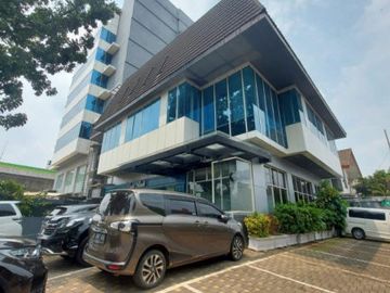 GEDUNG KANTOR STRATEGIS at WOLTER MONGINSIDI, KEBAYORAN BARU