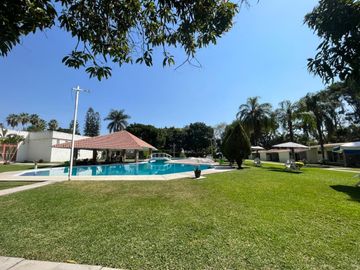A un paso del Lago de Tequesquitengo