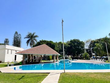A un paso del Lago de Tequesquitengo