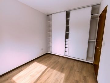 VENTA CASA. CONDOS UGARTECHE, FISHERTON, ROSARIO. U$S 240.000