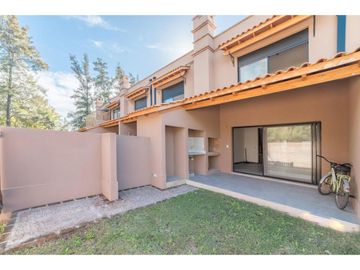 VENTA CASA. CONDOS UGARTECHE, FISHERTON, ROSARIO. U$S 240.000