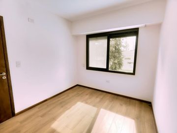 VENTA CASA. CONDOS UGARTECHE, FISHERTON, ROSARIO. U$S 240.000