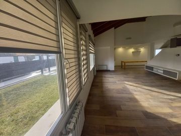 Neuquen. Alquiler (VENTA-PERMUTA) Casa Nivel Gerencial Barrio Santa Genoveva