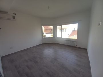 Neuquen. Alquiler (VENTA-PERMUTA) Casa Nivel Gerencial Barrio Santa Genoveva
