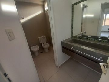 Neuquen. Alquiler (VENTA-PERMUTA) Casa Nivel Gerencial Barrio Santa Genoveva