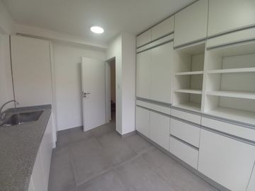 Neuquen. Alquiler (VENTA-PERMUTA) Casa Nivel Gerencial Barrio Santa Genoveva