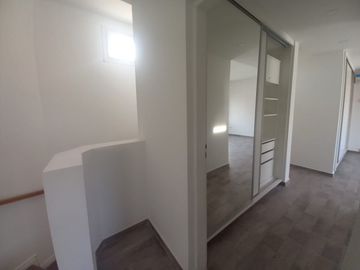 Neuquen. Alquiler (VENTA-PERMUTA) Casa Nivel Gerencial Barrio Santa Genoveva