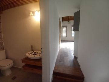 Neuquen. Alquiler (VENTA-PERMUTA) Casa Nivel Gerencial Barrio Santa Genoveva