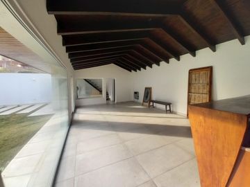 Neuquen. Alquiler (VENTA-PERMUTA) Casa Nivel Gerencial Barrio Santa Genoveva