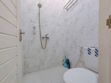 Rumah Dalam Cluster di Sonosewu Dekat IKIP PGRI Pusat Kota