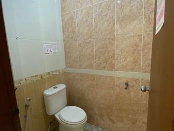 Sewa rumah daerah tenggilis, cocok untuk segala usaha baik usaha dagang, kantoran atau cafe, lokasi strategis