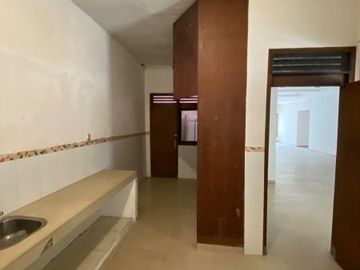 Sewa rumah daerah tenggilis, cocok untuk segala usaha baik usaha dagang, kantoran atau cafe, lokasi strategis