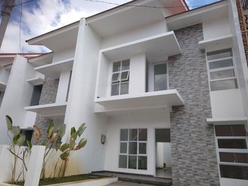 Ready stock rumah dijual di kawasan elite mewah cantik rasa villa di Cisaranten Arcamanik