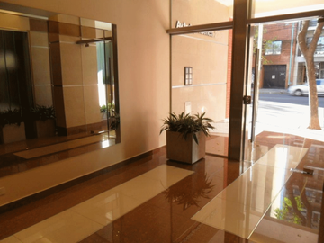 Departamento en Venta en San Cristóbal 2 ambientes 50 m2 + balcón al contrafrente, edificio con amenities, bajas expensas - Av Independencia 2200