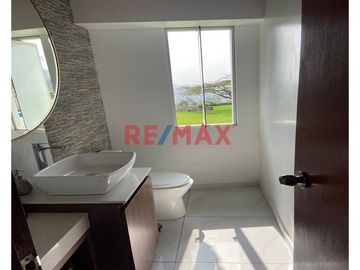 Ocasion! En Venta! Casa Con Amplio Jardin Y Piscina En Zona Exclusiva Las Casuarinas Surco.