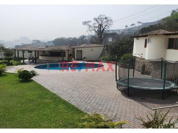 Ocasion! En Venta! Casa Con Amplio Jardin Y Piscina En Zona Exclusiva Las Casuarinas Surco.