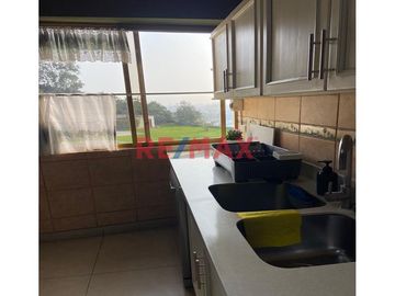 Ocasion! En Venta! Casa Con Amplio Jardin Y Piscina En Zona Exclusiva Las Casuarinas Surco.
