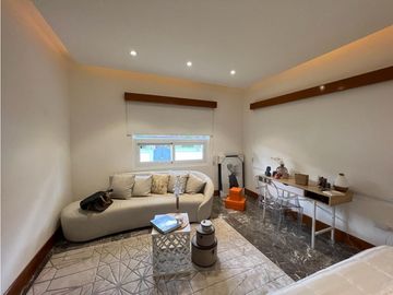 Venta de Casa con Piscina  en Altos del Golf