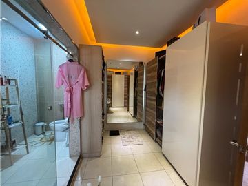 Venta de Casa con Piscina  en Altos del Golf