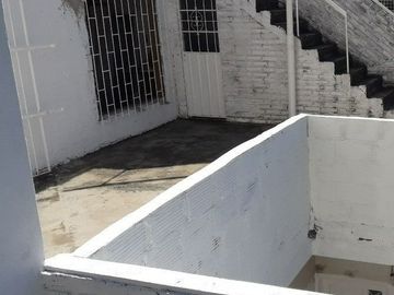 Casa en venta de 5 ambientes con cochera en Ituzaingó Sur