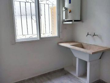 Casa en venta de 5 ambientes con cochera en Ituzaingó Sur