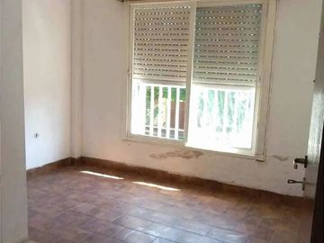 Casa en venta de 5 ambientes con cochera en Ituzaingó Sur