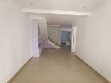 Rumah Taman Mutiara STRATEGIS, CLUSTER DEPAN, SEMI FURNISH