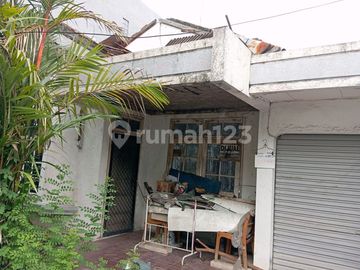 Jual Murah ,,,, Rumah Tua Hitung Tanah,,Bebas Banjir,, Deket Mall di Kelapa Gading