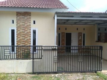 Hunian konsep minimalis, free design bebas banjir; Bandung