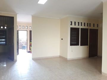 Rumah Tipe 80/210 4 kamar tidur, 15 menit ke Stadion Maguwo