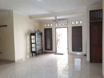 Rumah Tipe 80/210 4 kamar tidur, 15 menit ke Stadion Maguwo
