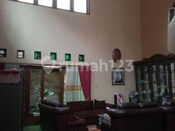 Rumah hoek 2 lantai, Joglo, Jakarta Barat