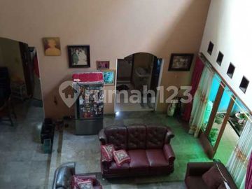Rumah hoek 2 lantai, Joglo, Jakarta Barat