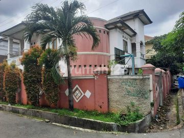 Rumah hoek 2 lantai, Joglo, Jakarta Barat