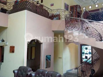 Rumah hoek 2 lantai, Joglo, Jakarta Barat