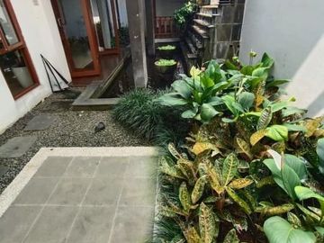 DIJUAL CEPAT FURNISHED RUMAH MEWAH MODERN MINIMALIS DI PERUMAHAN ELITE KOTA WISATA CIBUBUR