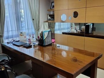 DIJUAL CEPAT FURNISHED RUMAH MEWAH MODERN MINIMALIS DI PERUMAHAN ELITE KOTA WISATA CIBUBUR