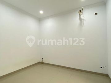 Brand New Rumah Siap Huni di Lebak Bulus Dekat Ke Mrt