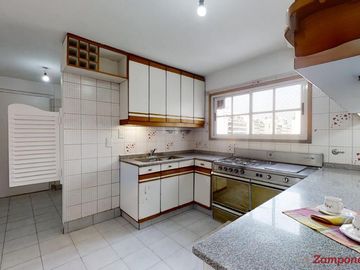 VENTA  SEMIPISO 120 mt.2 -  4 ambientes con dependencia- COCHERA - ALMAGRO
